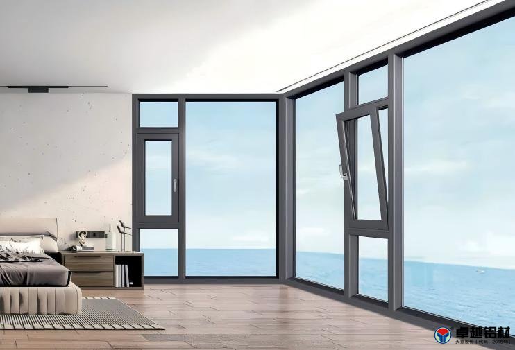 HONOR 82 Interior Window